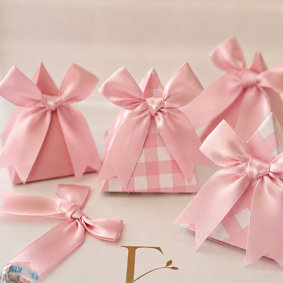 TRIANGLE FAVOR BOXES SET OF 20