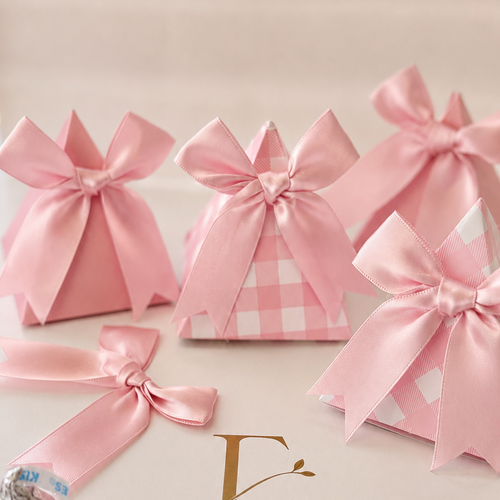 TRIANGLE FAVOR BOXES SET OF 20