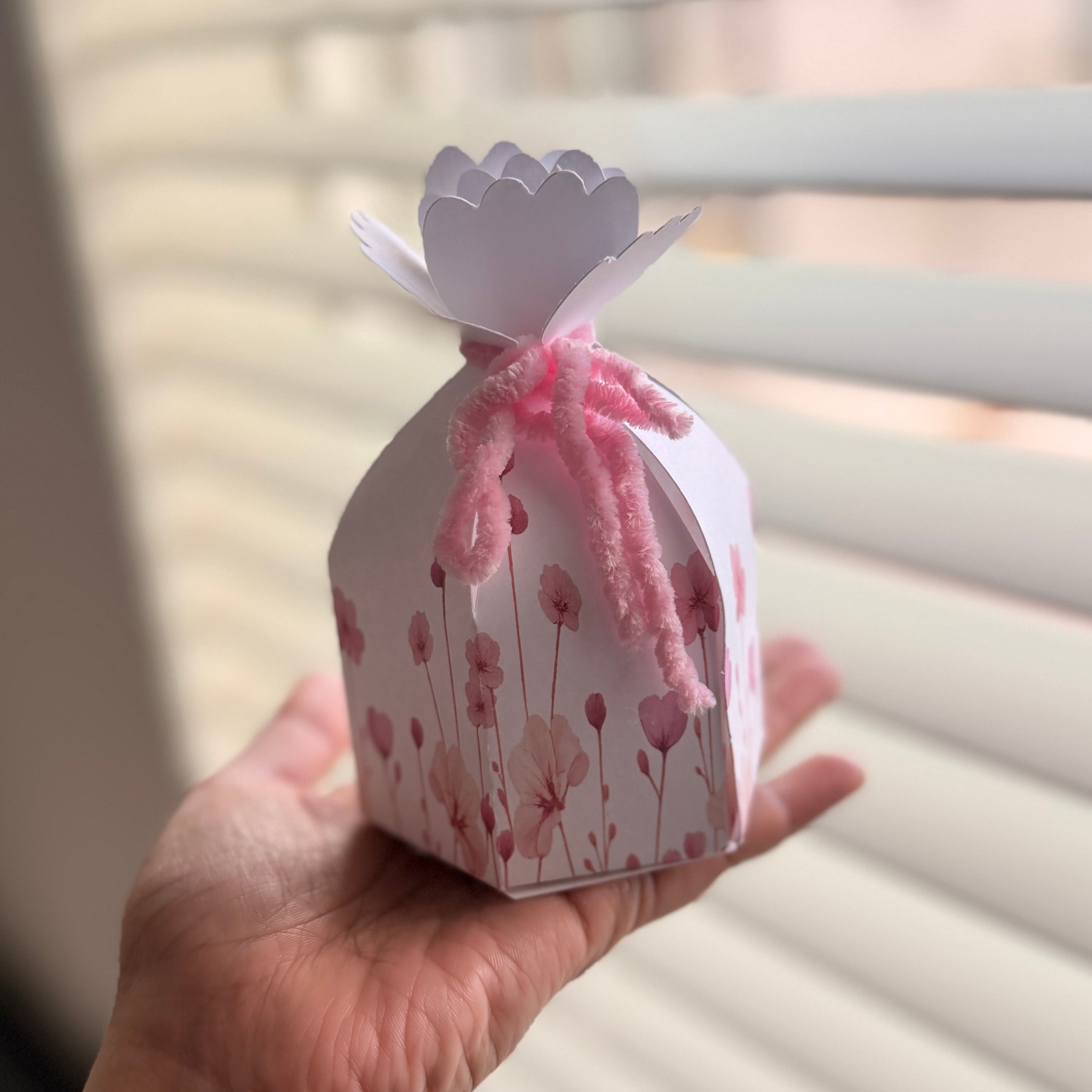 FLOWER TOP FAVOR BOXES SET OF 20