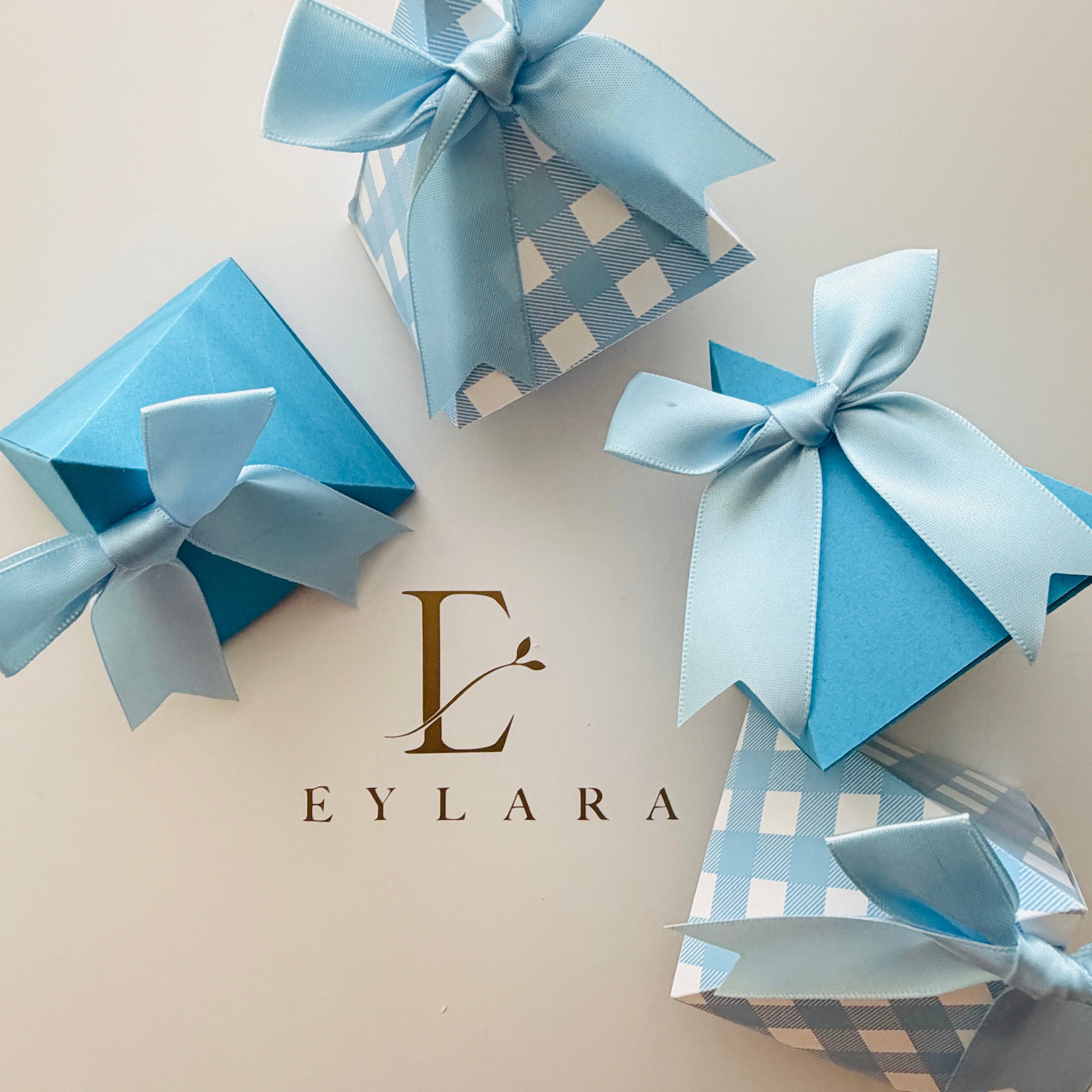 TRIANGLE FAVOR BOXES SET OF 20